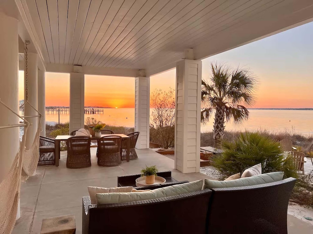 Pearl Hideaway