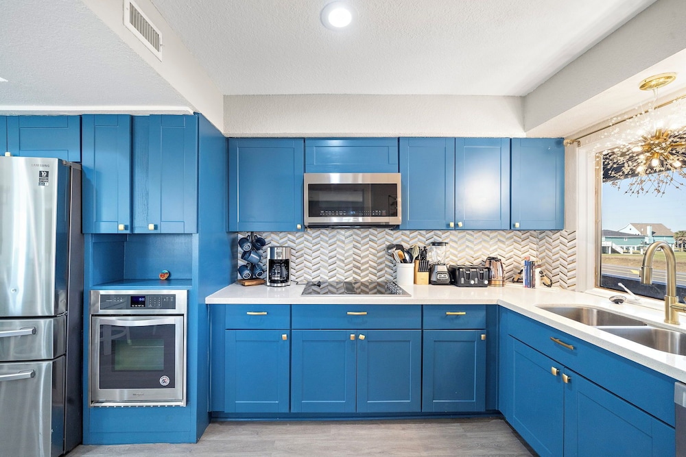 Captain's Manor by Ryson Vacation Rentals
