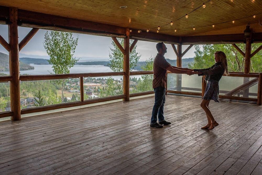Grand Lake Lodge