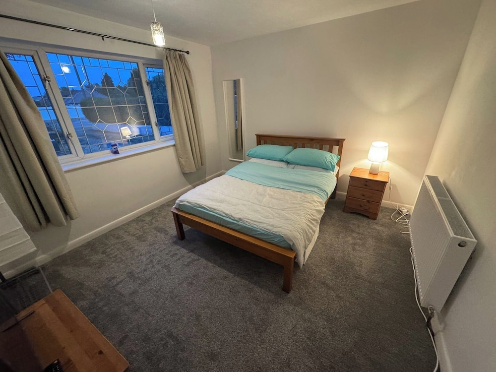 Riverside Retreat in Staines-upon-thames