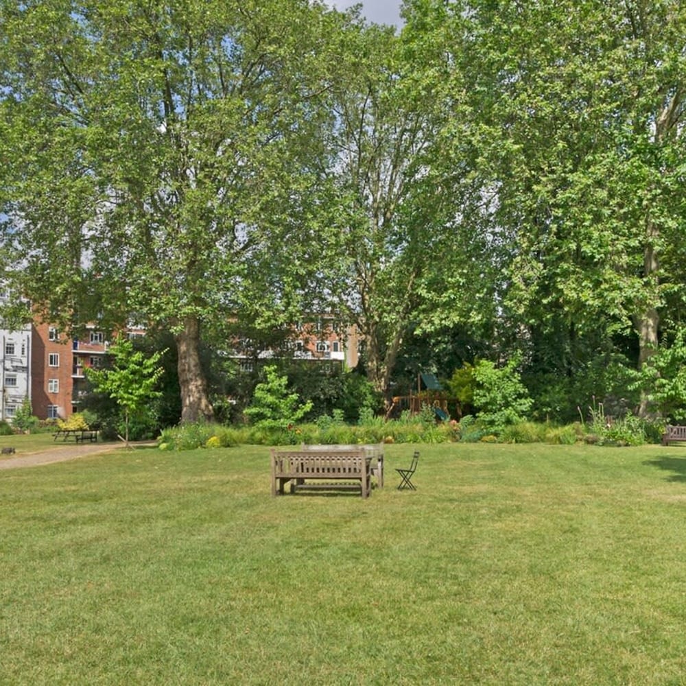 Elegant 3 bed Flat Earls Court