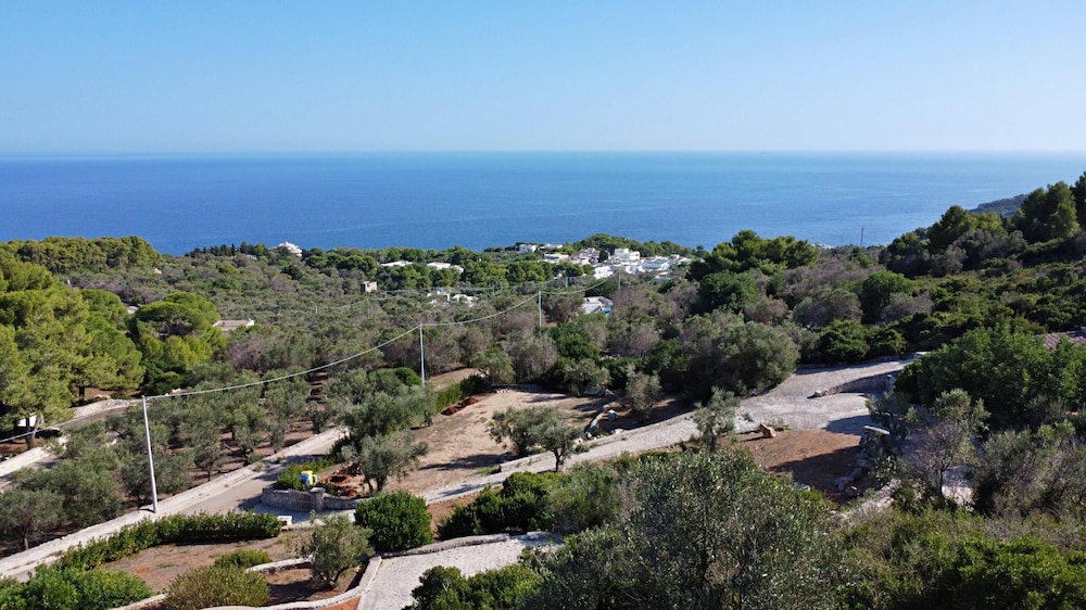 Villa Agapanto - Trullo Anthos con Vista Mare e Giardino Privato view 4