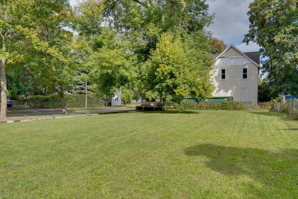 Idyllic Rochester Apt w/ Hot Tub: 2 Miles to Dtwn! view 2