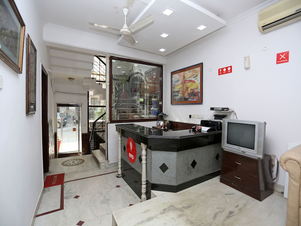 OYO 1879 Hotel Imperial Inn