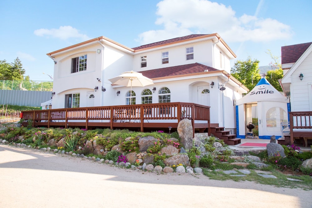 Hapcheonho View Smile Pension