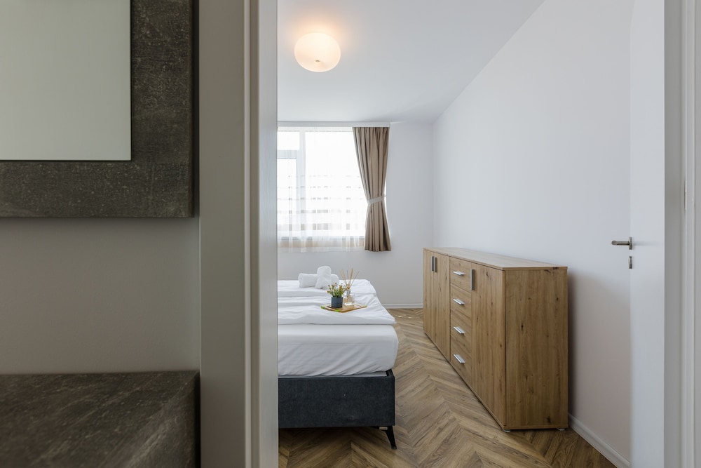 1BDR Comfort by ApartInvest view 3