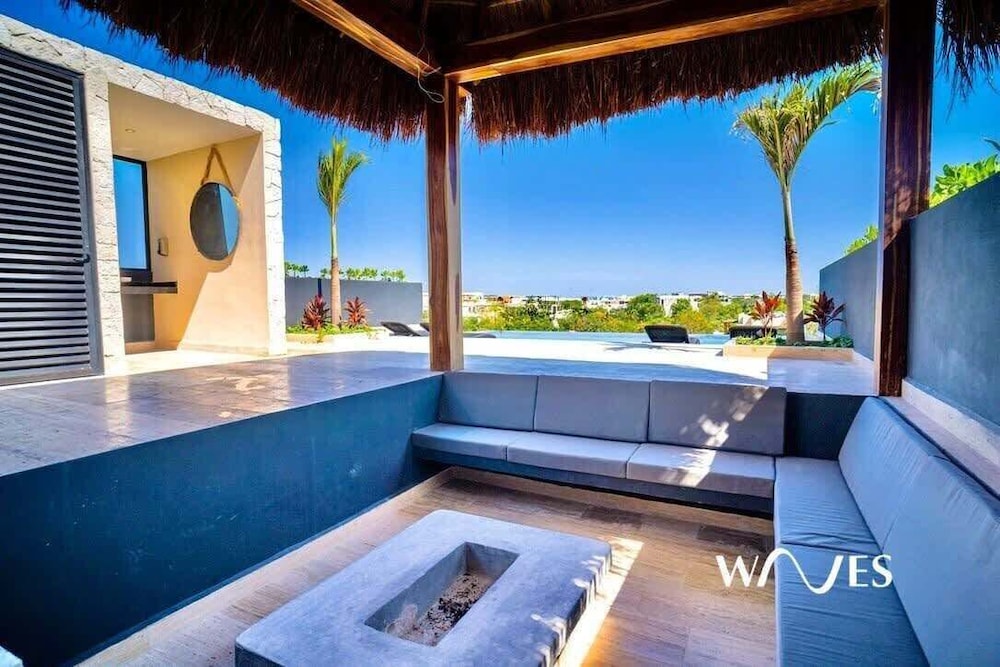 Boho Chic Style Cozy Great Located Roof Pool