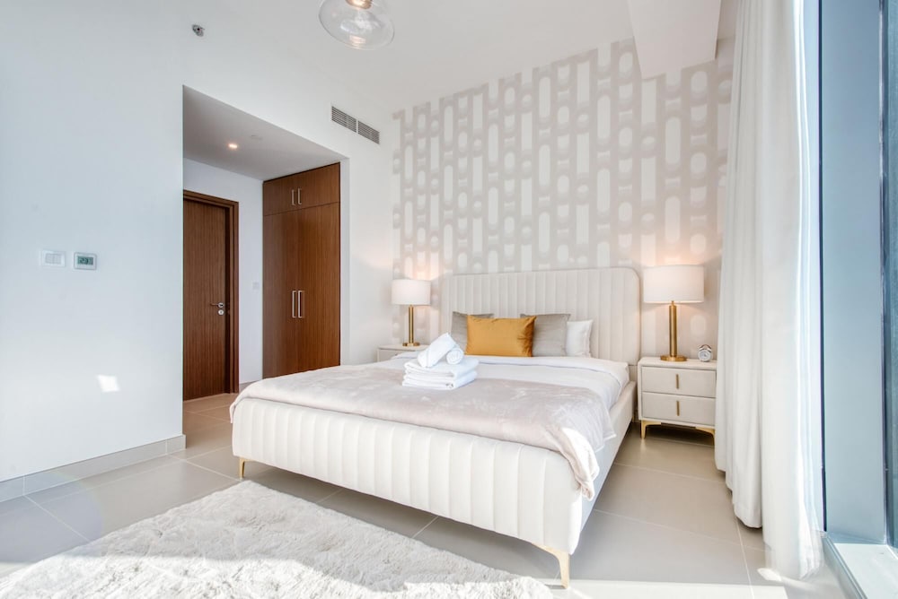Exclusive Sea View Apartment on the Arabian Gulf