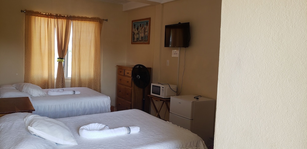 Belize Vacations - Pal's on the Beach - A Gold Standard Hotel - Property Image 81