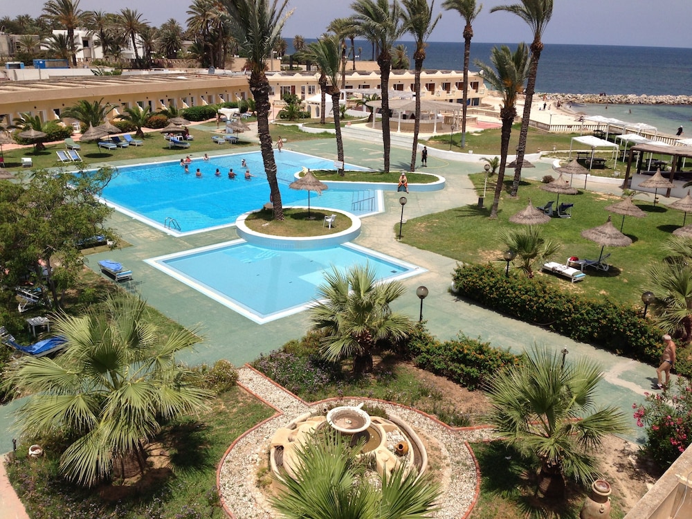 Hotel Les Palmiers Beach Holiday Village - Image 1