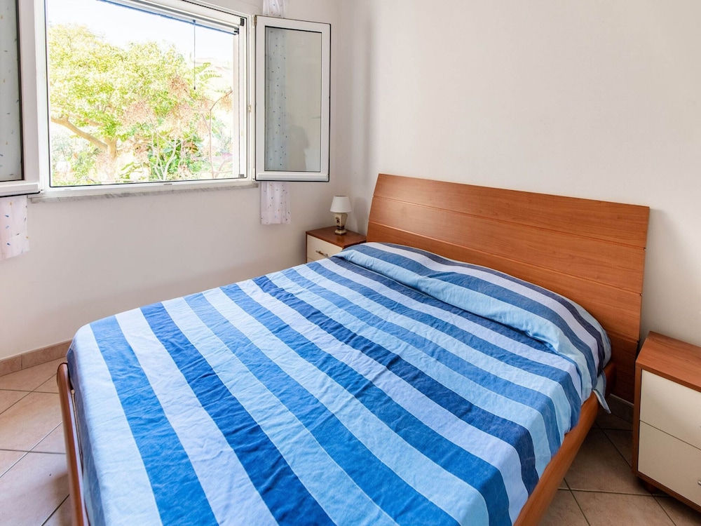 Simplistic Holiday Home in Sciacca near Horse Riding view 3