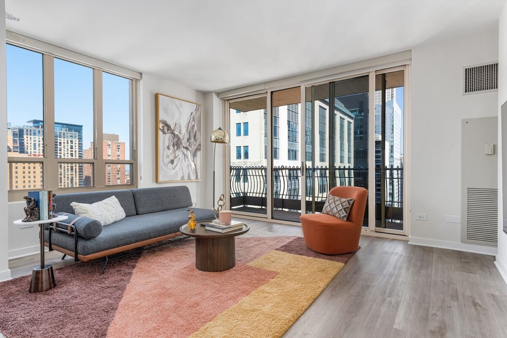 Michigan Ave 2BR Balcony Exclusive Access