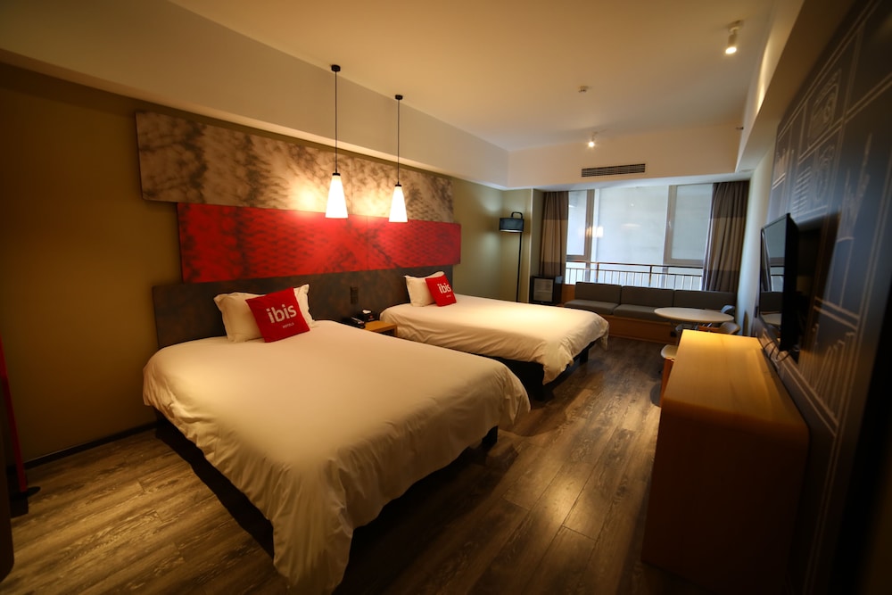 ibis Weihai Oriental New Ground  Hotel view 3