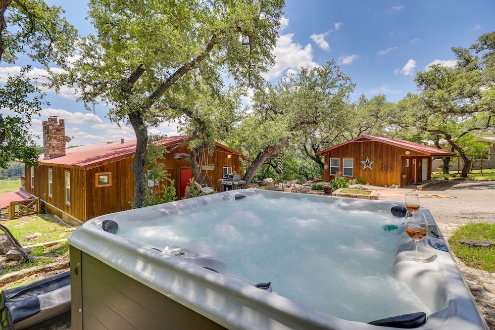 Waterfront Spicewood Home: Deck, Fire Pit Grill - Property Image 51
