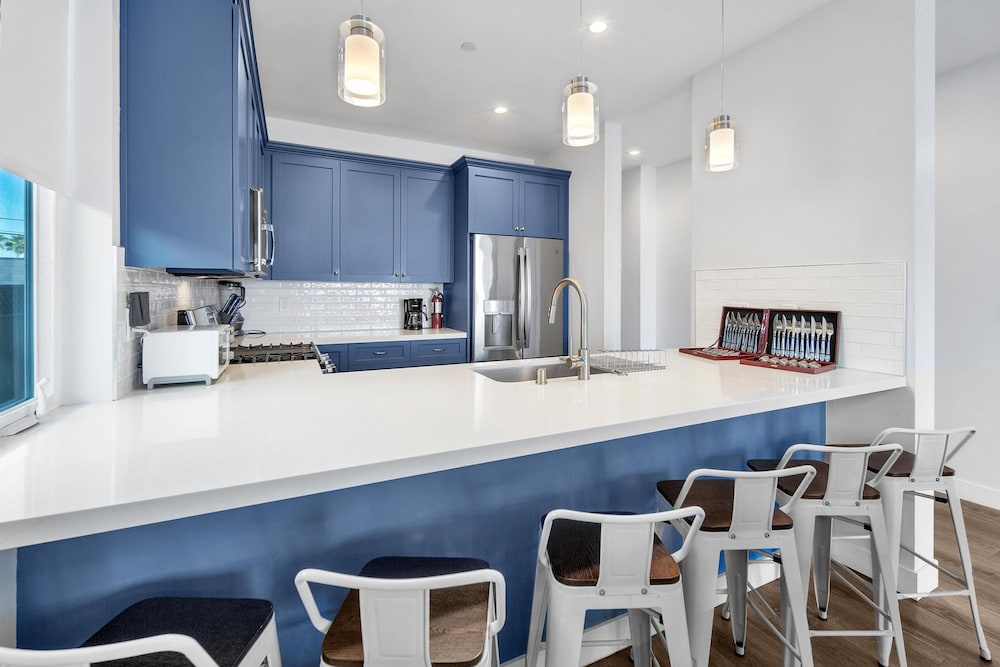 Rent Mission Beach 3Br Combo Top 2 Units