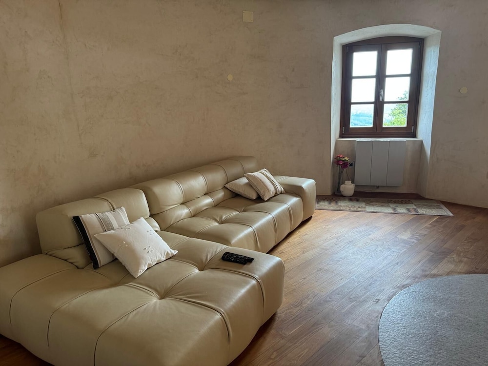 SMARTnoOK Rooms & Apartment