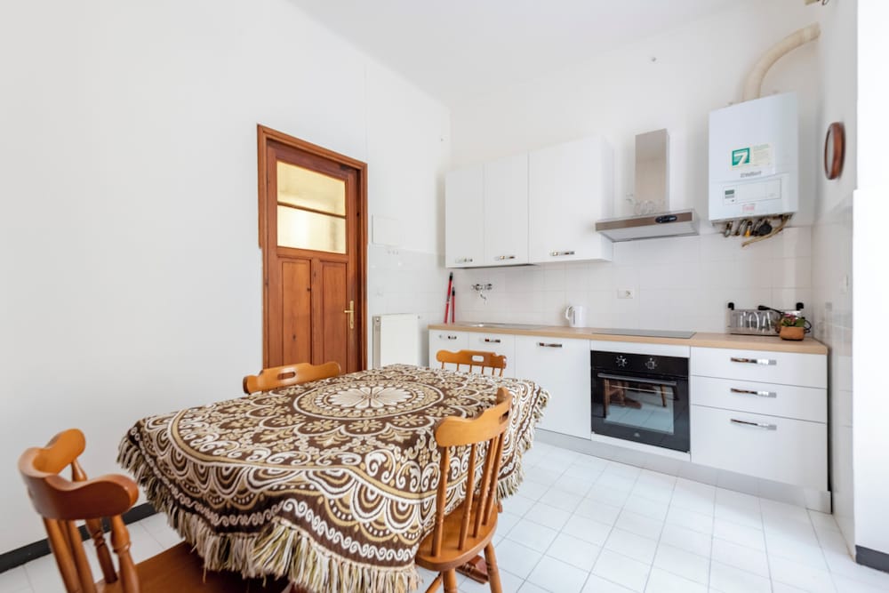 Spacious 2-bedroom flat near the beach