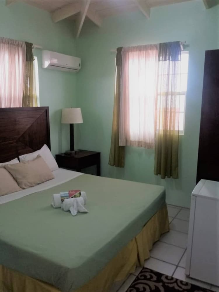 Room in Guest Room - Aanola Villas 6a Tranquil Privy Bedroom view 2