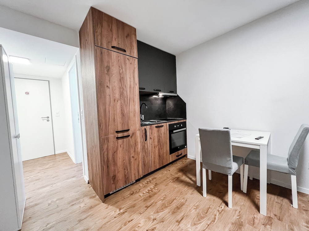 Charming 1-bed Apartment in Saas-fee view 4