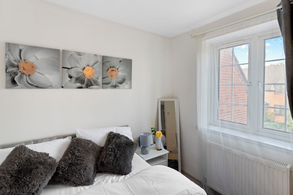 Cozy 2 Bed Apartment Close to Lcy & Excel