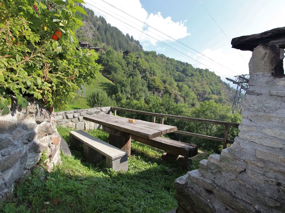 Photo 12