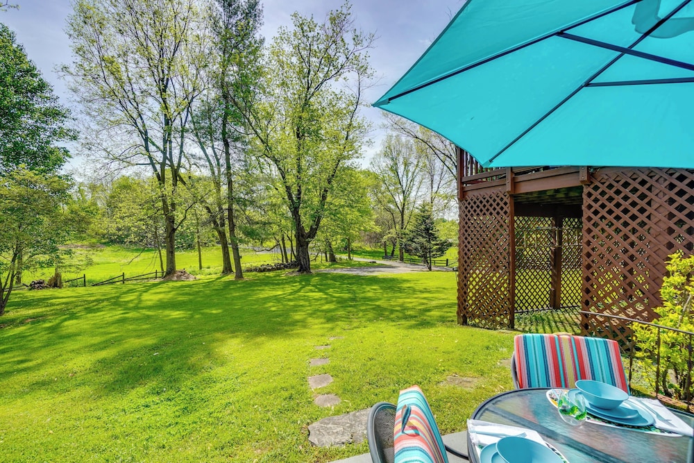 < 1 Mi to Wineries: Quaint & Cozy Waterford Studio
