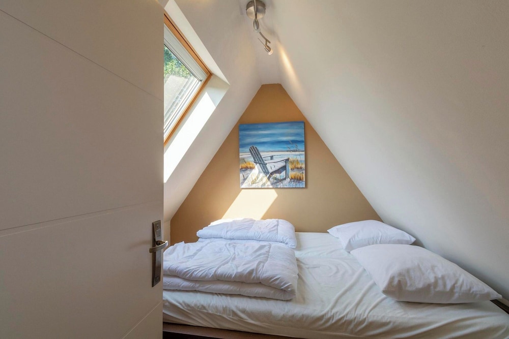 Holiday Home in Groote Keeten With Garden