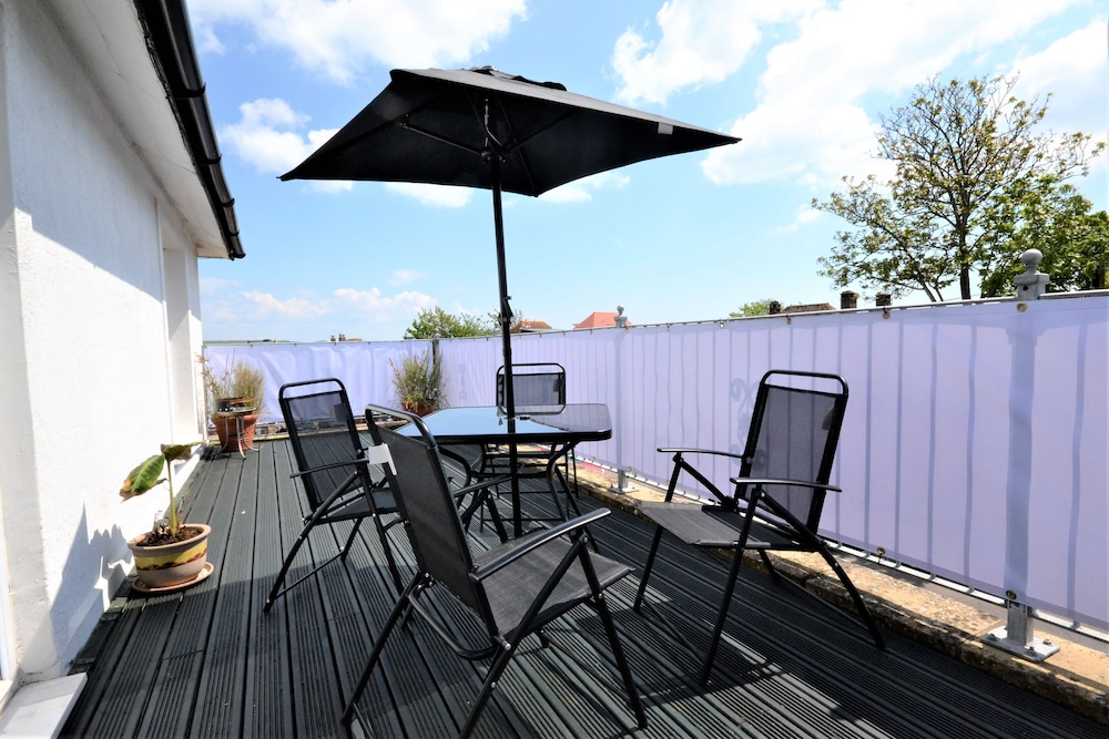 Sandown Vacations - Beachfield - Property Image 5