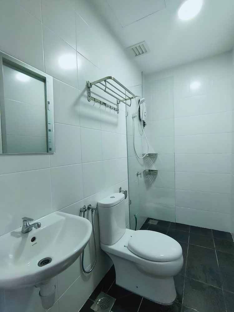 M Suite Menjalara Free Gym Pool