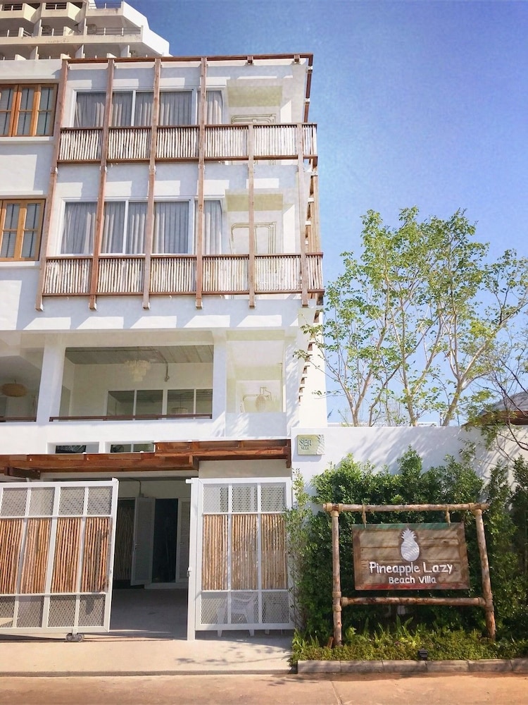 Pineapple Lazy Beach Villa