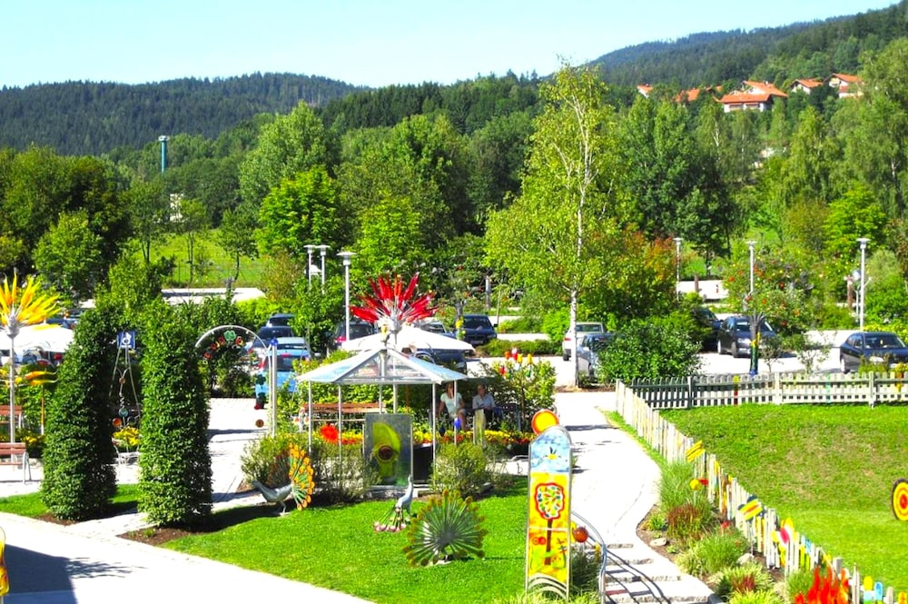 Apartment Near Kurpark Lake
