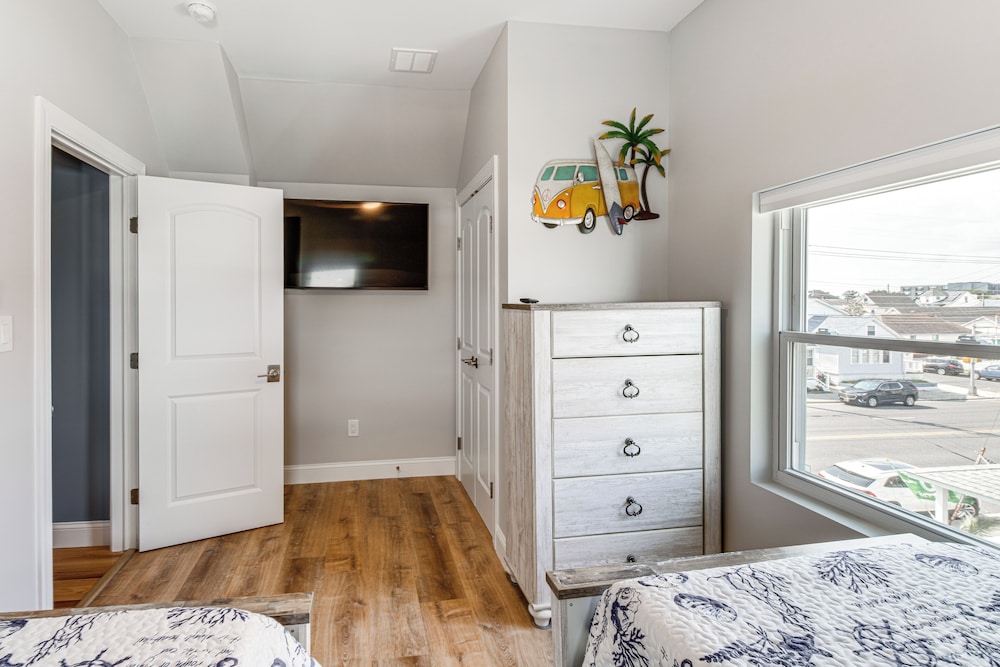5 Blocks to Wildwood Beach: Family Getaway!