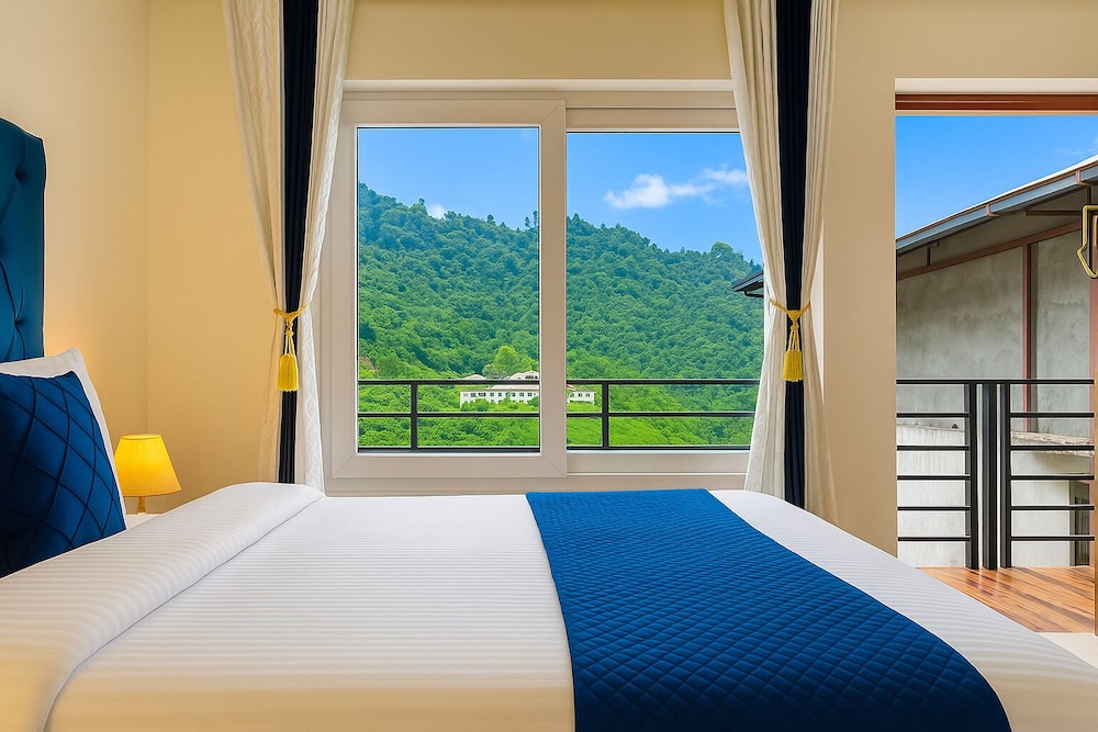 Hotel Shiva Lake - Near Mussoorie Lake