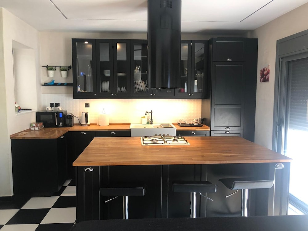 Luxurious Apartment With big Balcony Best Location