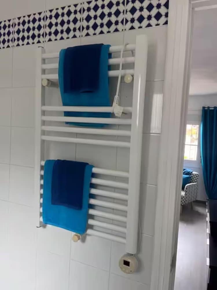 Sunny 1 Bedroom Apartment Retreat