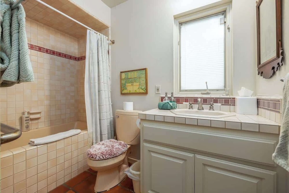 4 Bedroom With Pool in Oceanside