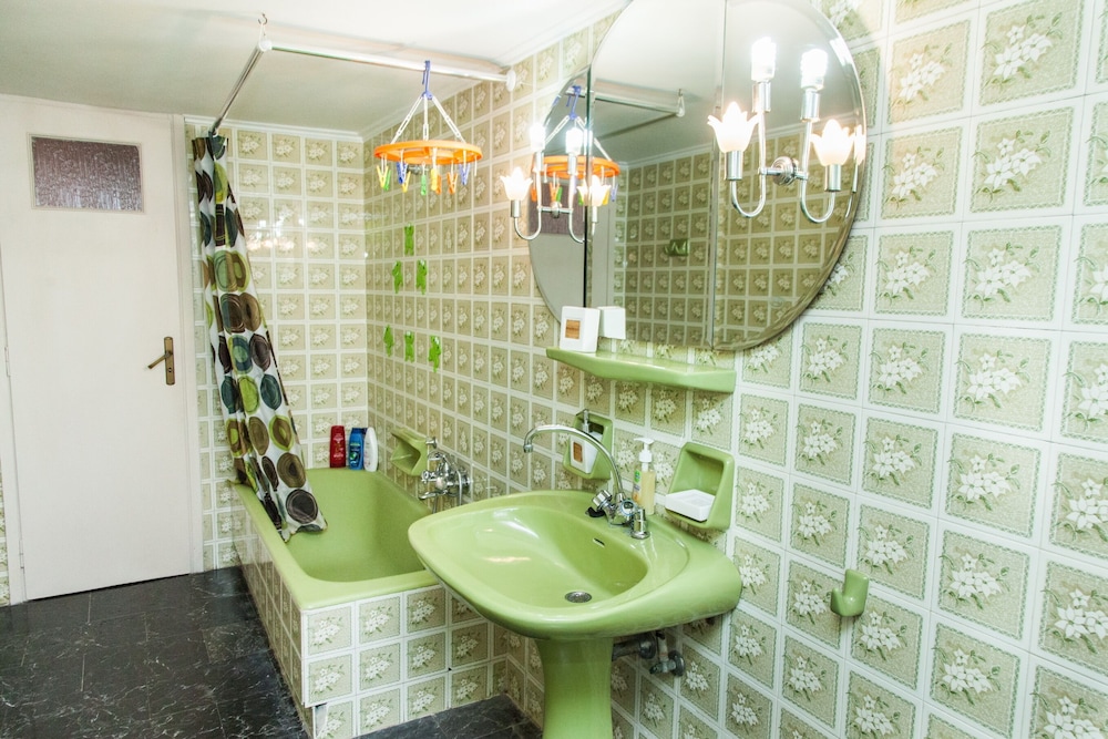 Elegant  Spacious Marousi Apt view 2