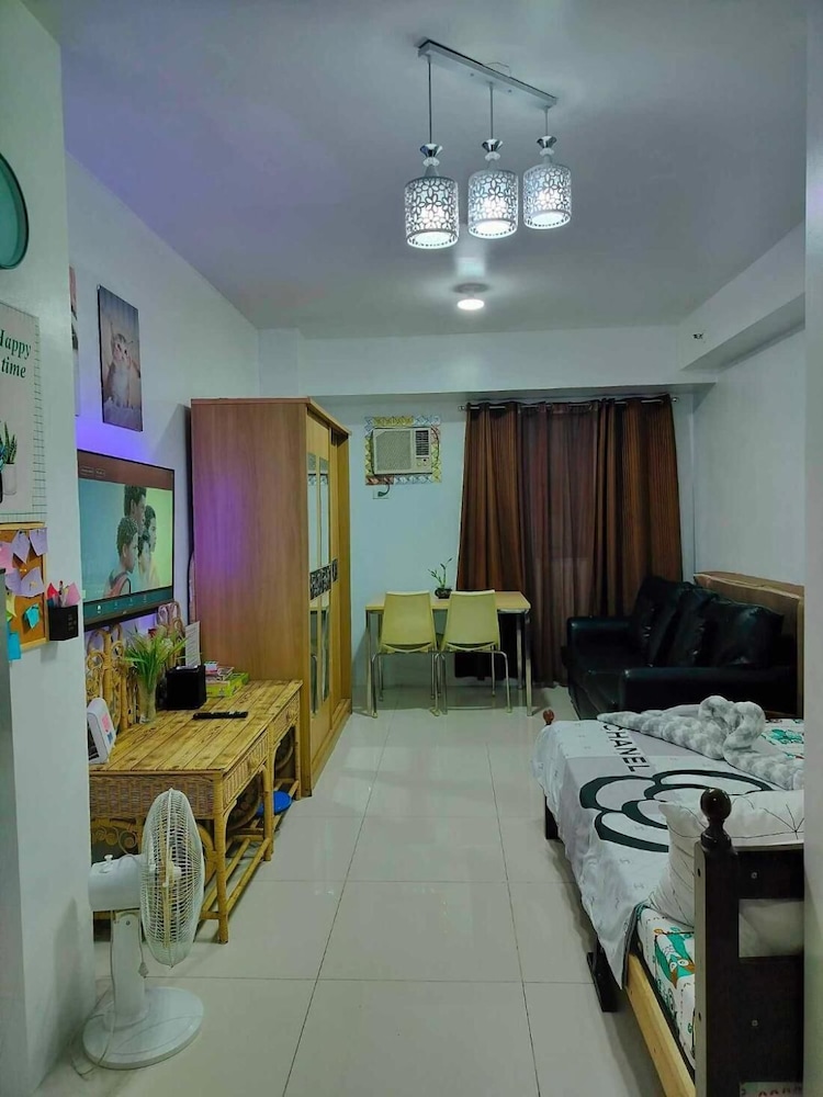 Luxurious Condo in Quezon City With Private Pool and City Views