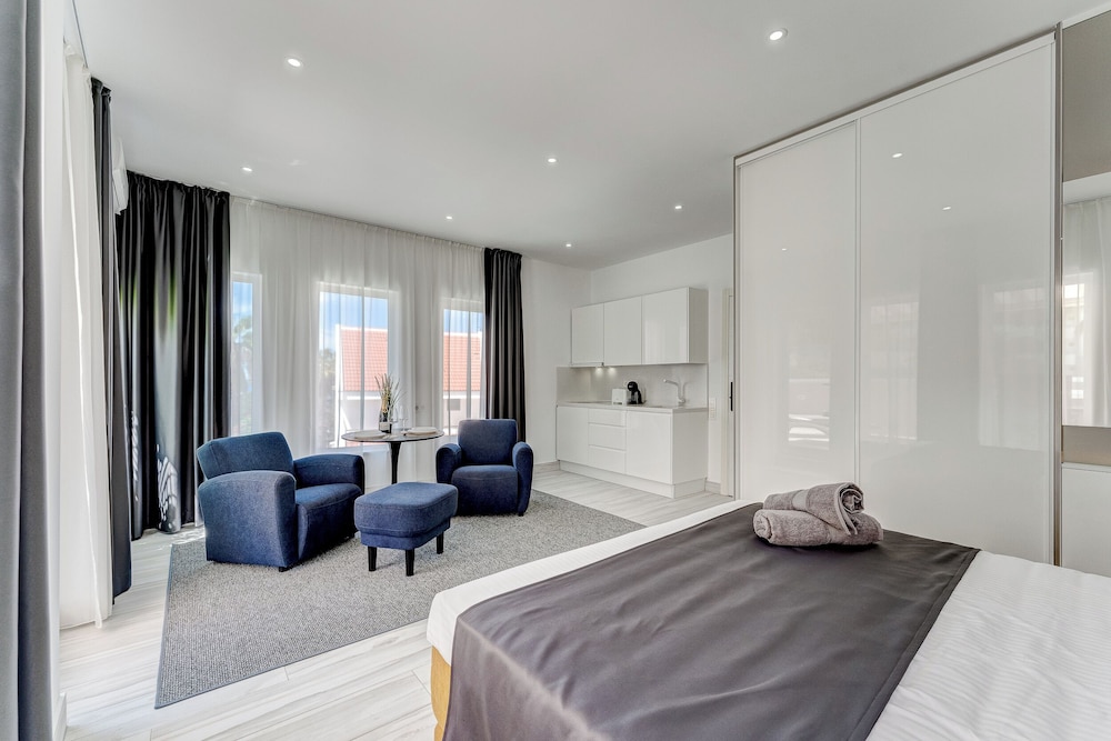 BAL Apartments - Adults Only