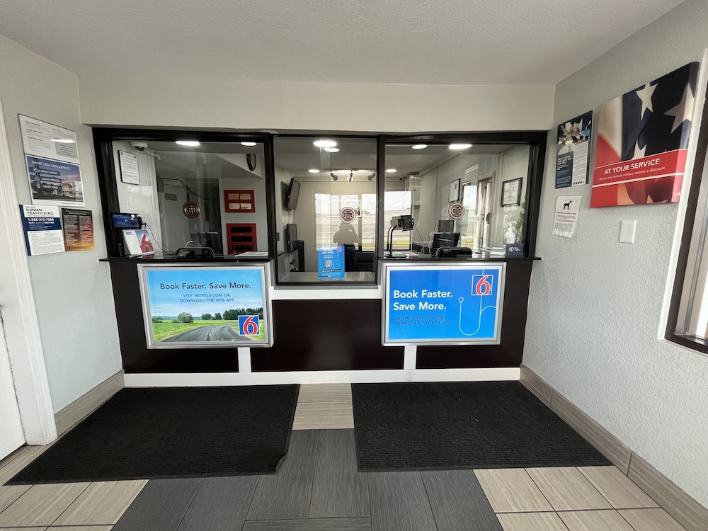 Motel 6 Wichita, KS view 2