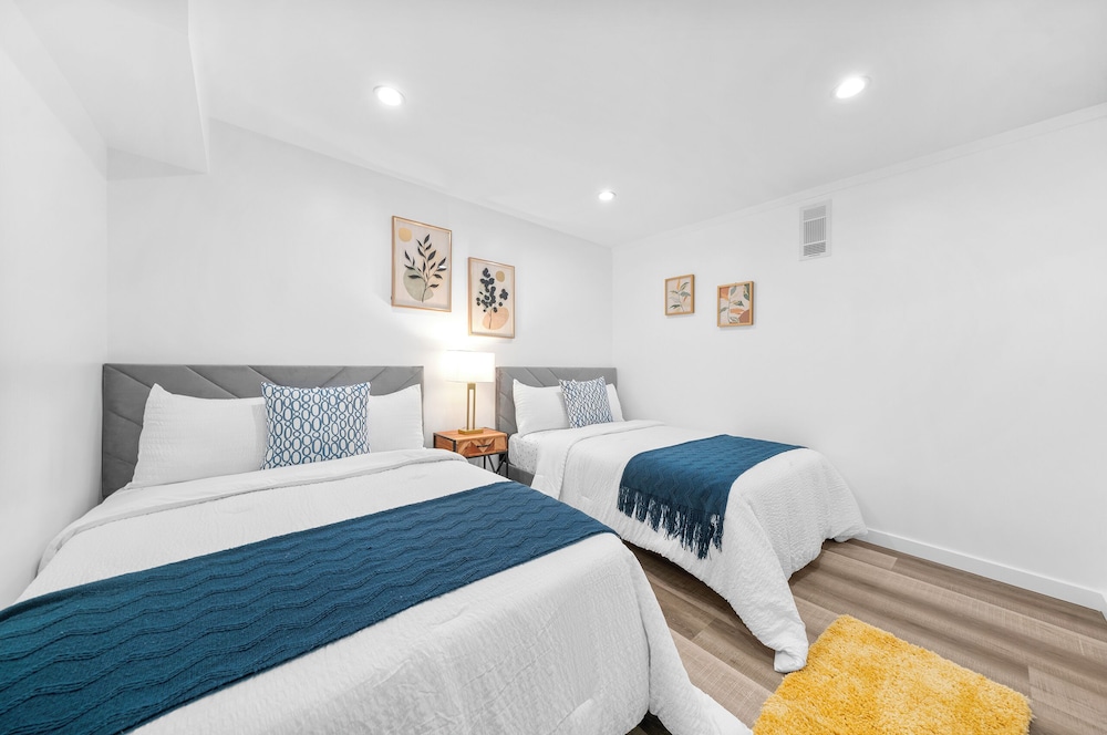 Cozy Bedroom Los Angeles