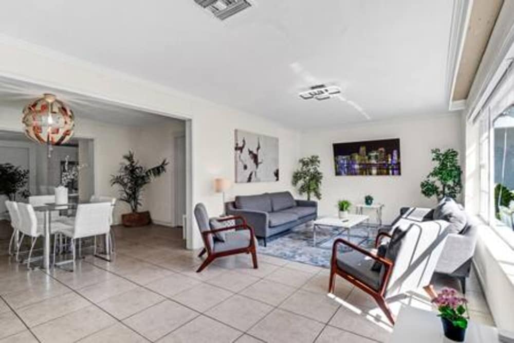 2710 Heated Pool 7 Beds 5 Baths Sleep 15 Park 4 Car