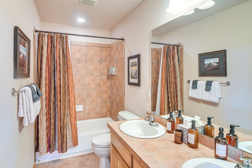 Spacious Fraser Duplex w/ Fireplace & Scenic Views