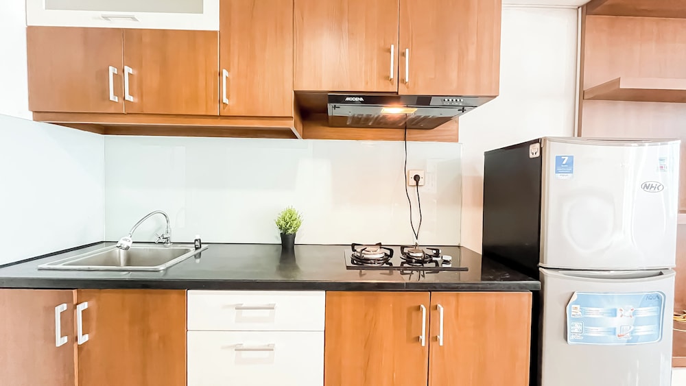 Modern Pop Urban Studio At Tamansari The Hive Apartment
