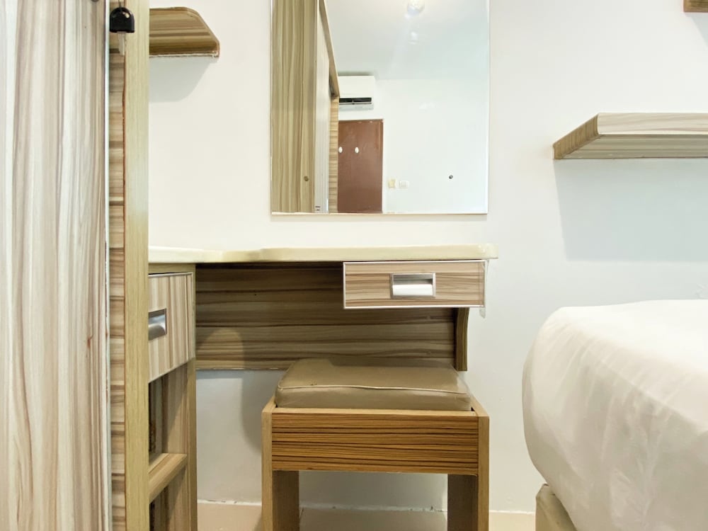 Good Deal And Homey 1Br Tifolia Apartment