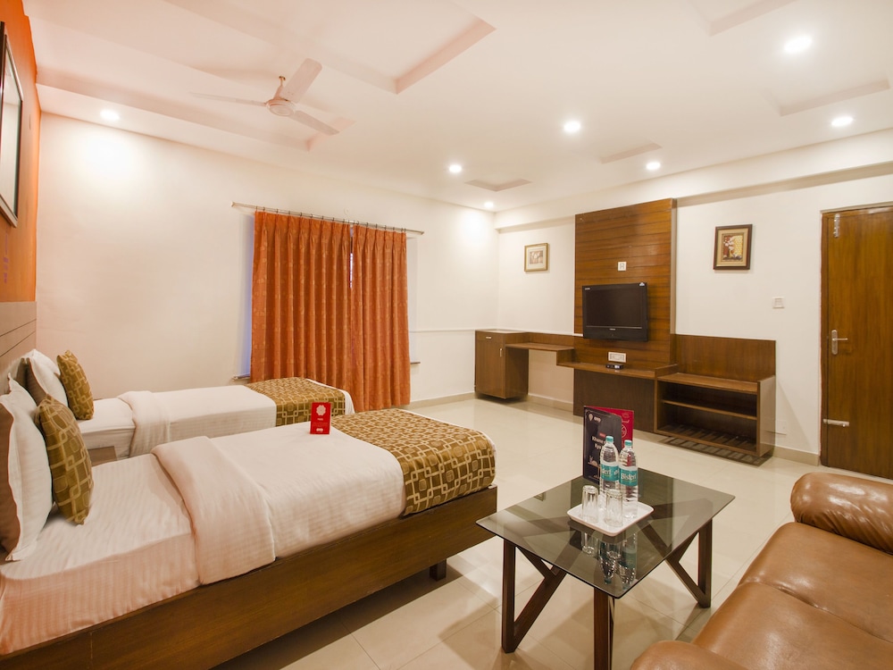 Hyderabad Vacations - OYO 11400 Hotel Garden View Inn - Property Image 1