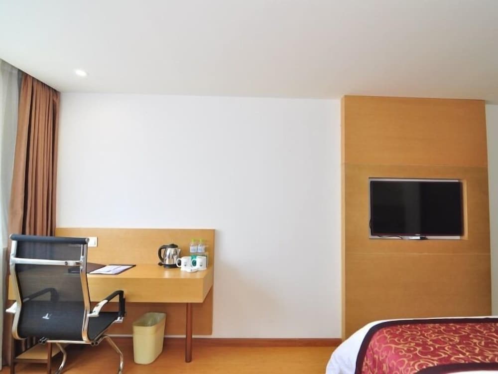 Ningbo Vacations - Greentree Inn Ningbo South Railway Station Express Hotel - Property Image 7