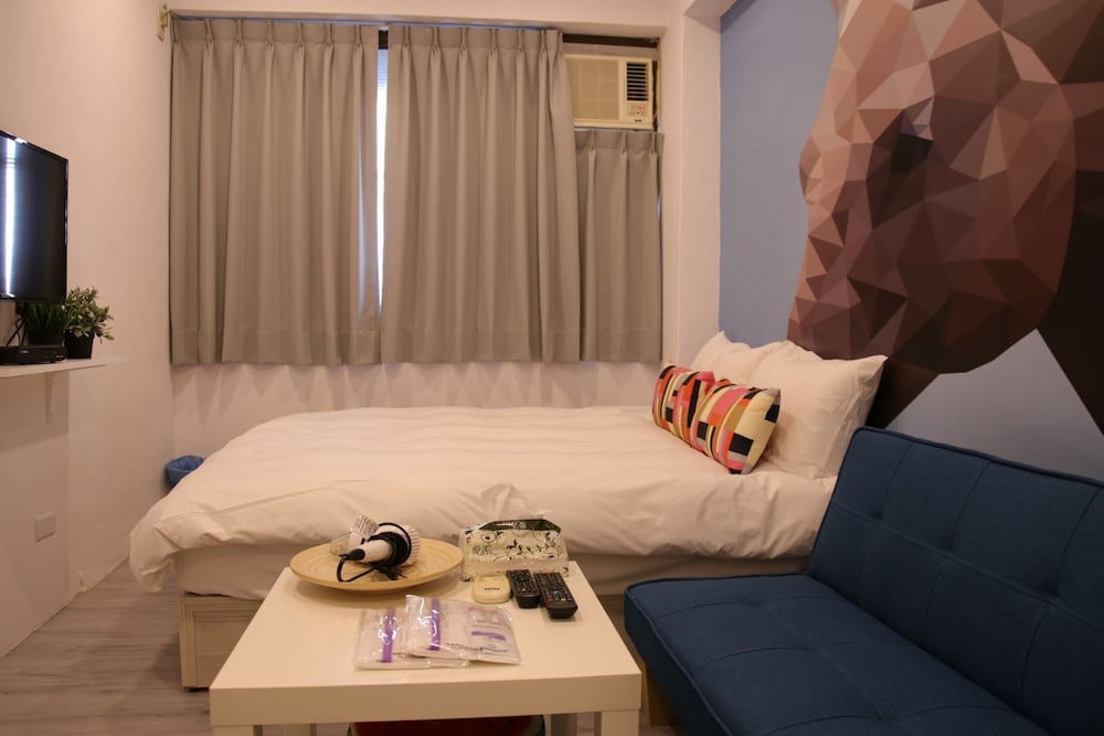Fengjia Base14 Hostel