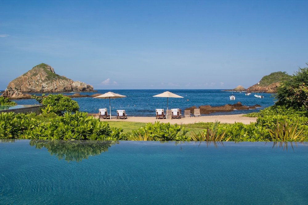 El Careyes Club & Residences