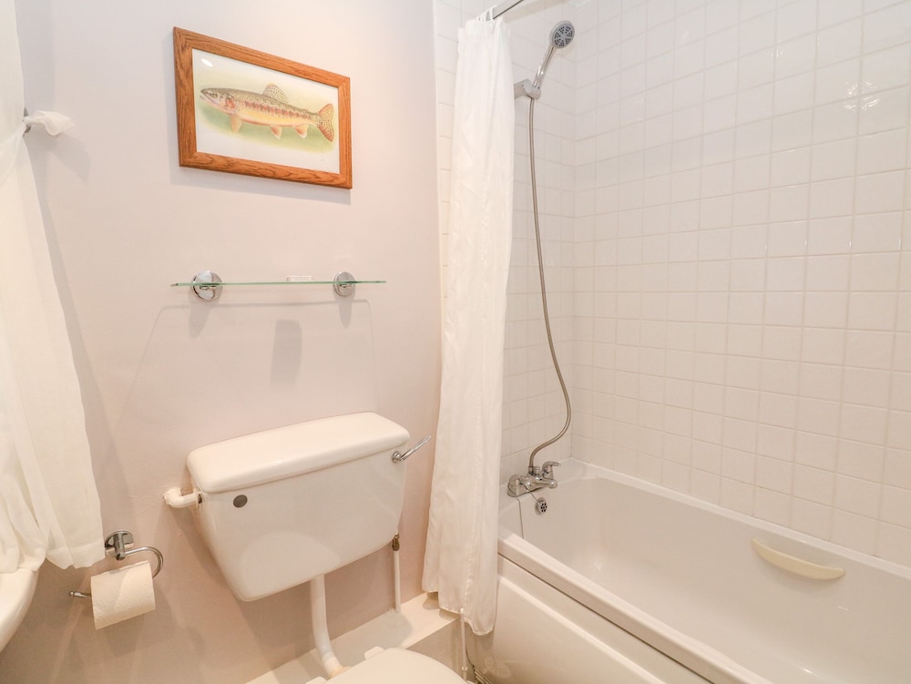 Hope Valley Vacations - Poacher's Arms - Property Image 17
